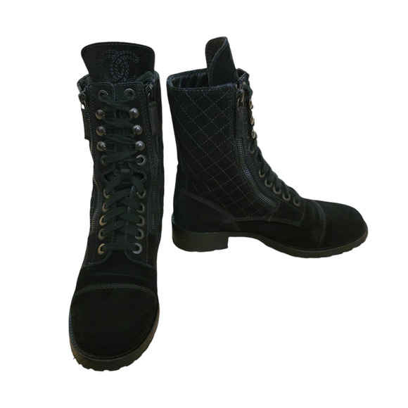 Chanel Quilted Suede CC Logo Combat Boots Black Moto Lace Up G29324 IT 37 6 6.5 - Picture 17 of 17